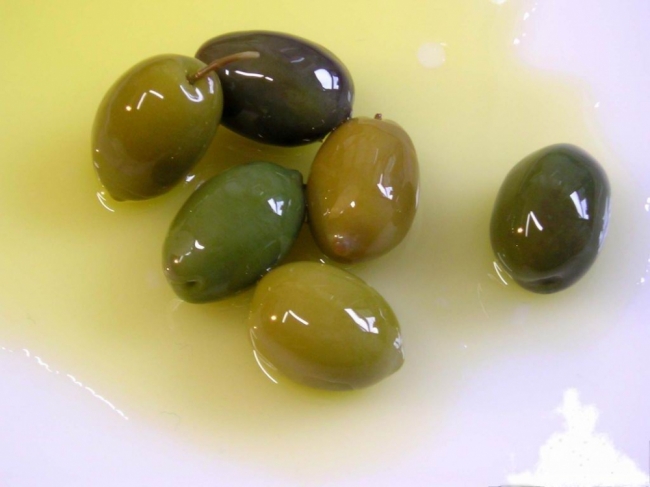蜂蜜橄榄油面膜功效之润肤祛斑